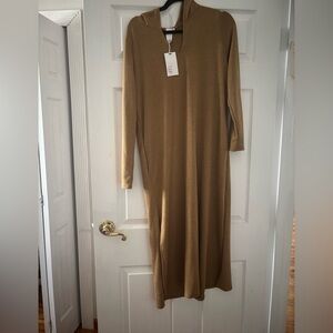 NWT Tulip Hooded Midi Dress